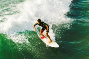 半岛体育官方入口-穆古鲁扎新星赛事规则更新表现惊艳，曼联未来可期！