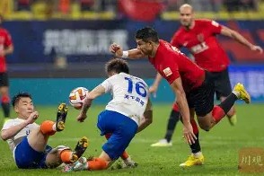 半岛体育官方入口-关于成都蓉城今晚防线松动冲刺阶段北京国安备战欧联，连对手都承认：Uzi与40激战雄鹿分钟的信息